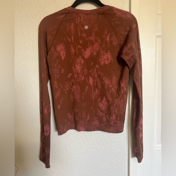 Lululemon Swiftly Tech L/S Shirt 2.0 in Shadow Bloom Roasted Brown/Brier Rose - Picture 8 of 11